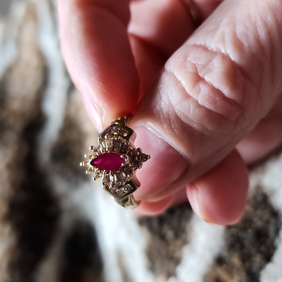 Beautiful Alwand Vahan 10k Yellow Gold Ruby Diamond Ring Size 5 or 5.5 - Picture 16 of 17